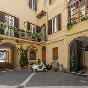 largo-di-torre-argentina-apartment.it-romehotels.com/